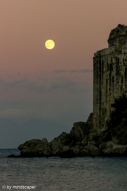 Fullmoon at Koroni Kastro North Tower